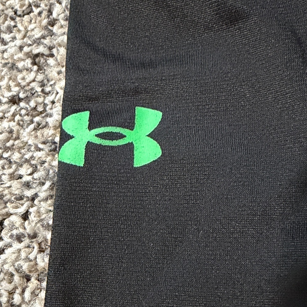 Under Armour Set - Picture 7 of 9